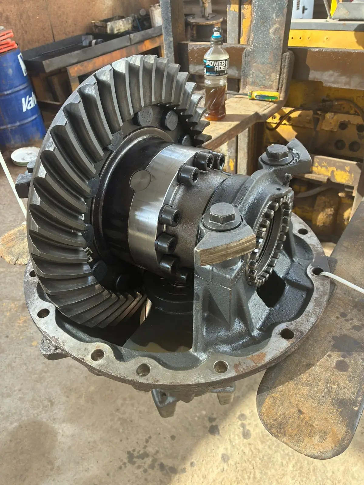 Revisión en terreno de maquinaria de faena